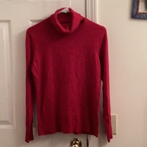 Cable & Gauge Form Fitting Lightweight Red Turtleneck Sweater With Side Ribbing